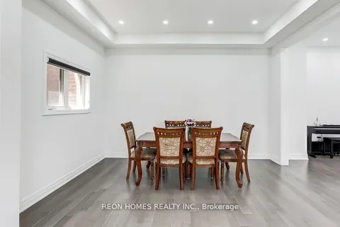 1423 Swallowtail Lane, ON L1X 0N8