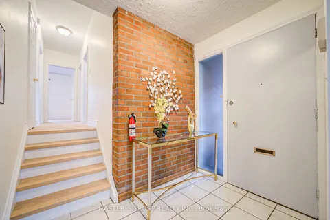 30 Deerfield Road, ON M1K 4X1