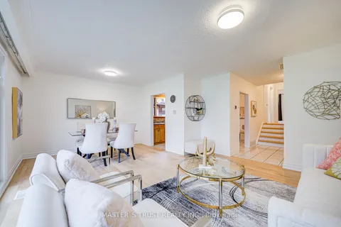 30 Deerfield Road, ON M1K 4X1