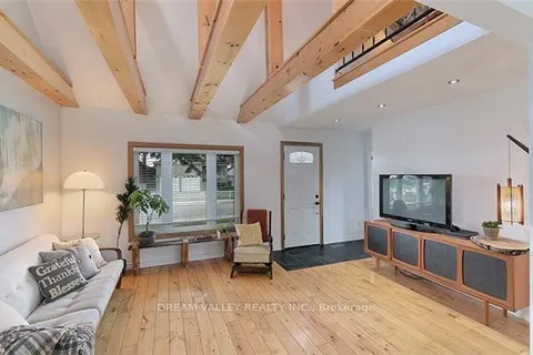 107 Commonwealth Avenue, ON M1K 4K6