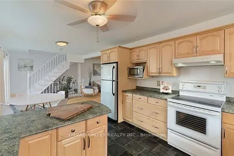 107 Commonwealth Avenue, ON M1K 4K6