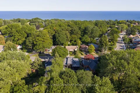 102 Midland Avenue, ON M1N 4A2