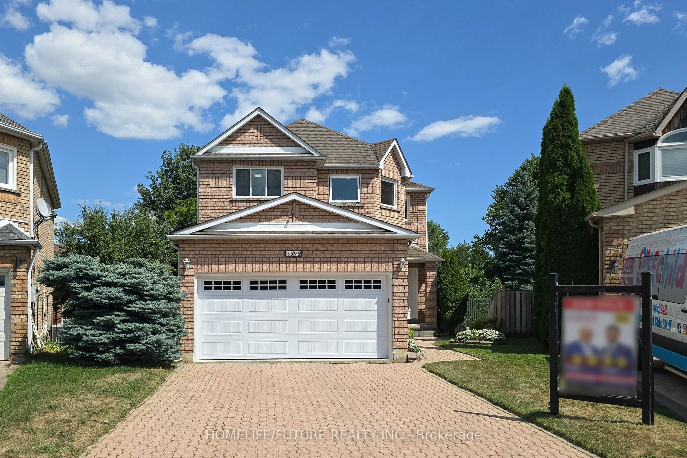 1595 Deerhurst Court, ON L1V 6Y7
