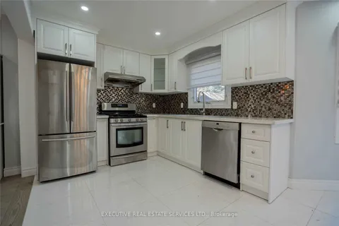 46 Willowbrook Drive, ON L1R 1S6