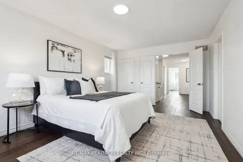 1152 Gossamer Drive, ON L1X 2T8