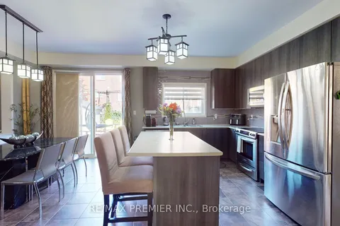 2307 Pilgrim Square, ON L1L 0C2