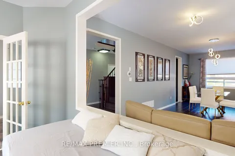 2307 Pilgrim Square, ON L1L 0C2