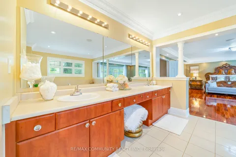 2 Dolby Crescent, ON L1Z 0E1