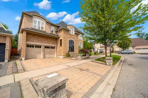 2 Dolby Crescent, ON L1Z 0E1