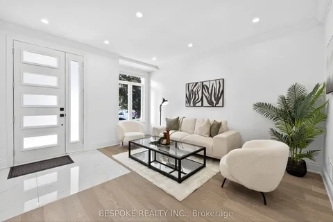 33 Maple Street, ON L1S 1V5