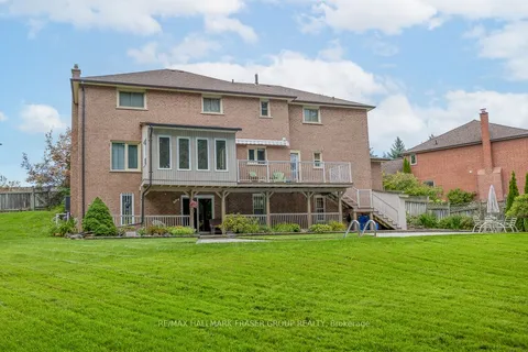 37 Leah Crescent, ON L1T 3J2