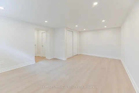 46 Flintwick Drive, ON M1P 4G9