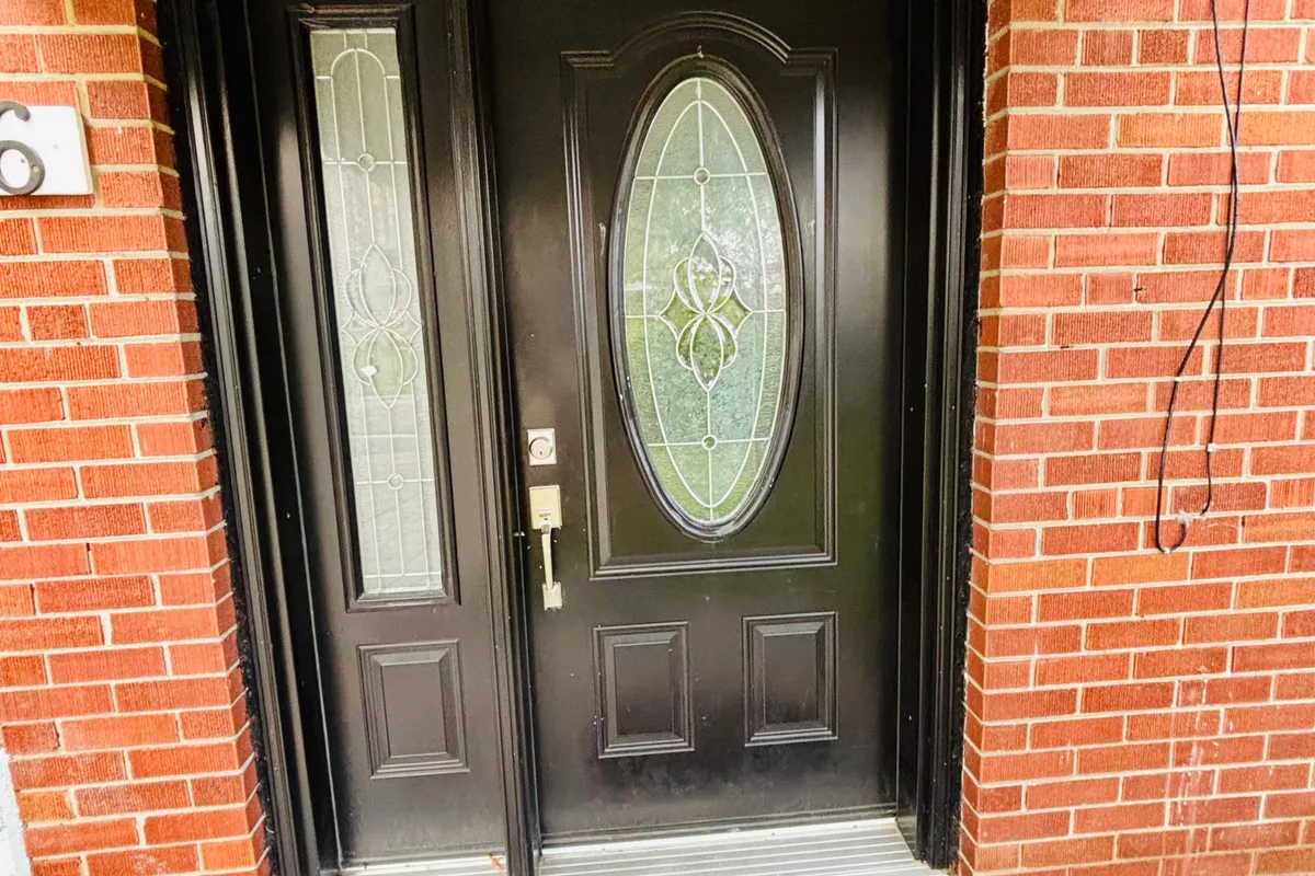 6 Maretta Avenue, ON M1K 3X7