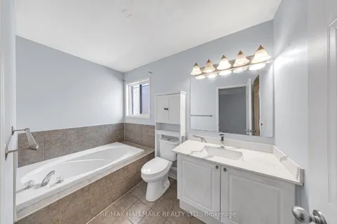 29 Hemans Court, ON L1T 4B9