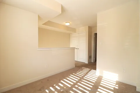 2644 Castlegate Crossing, ON L1X 0H8