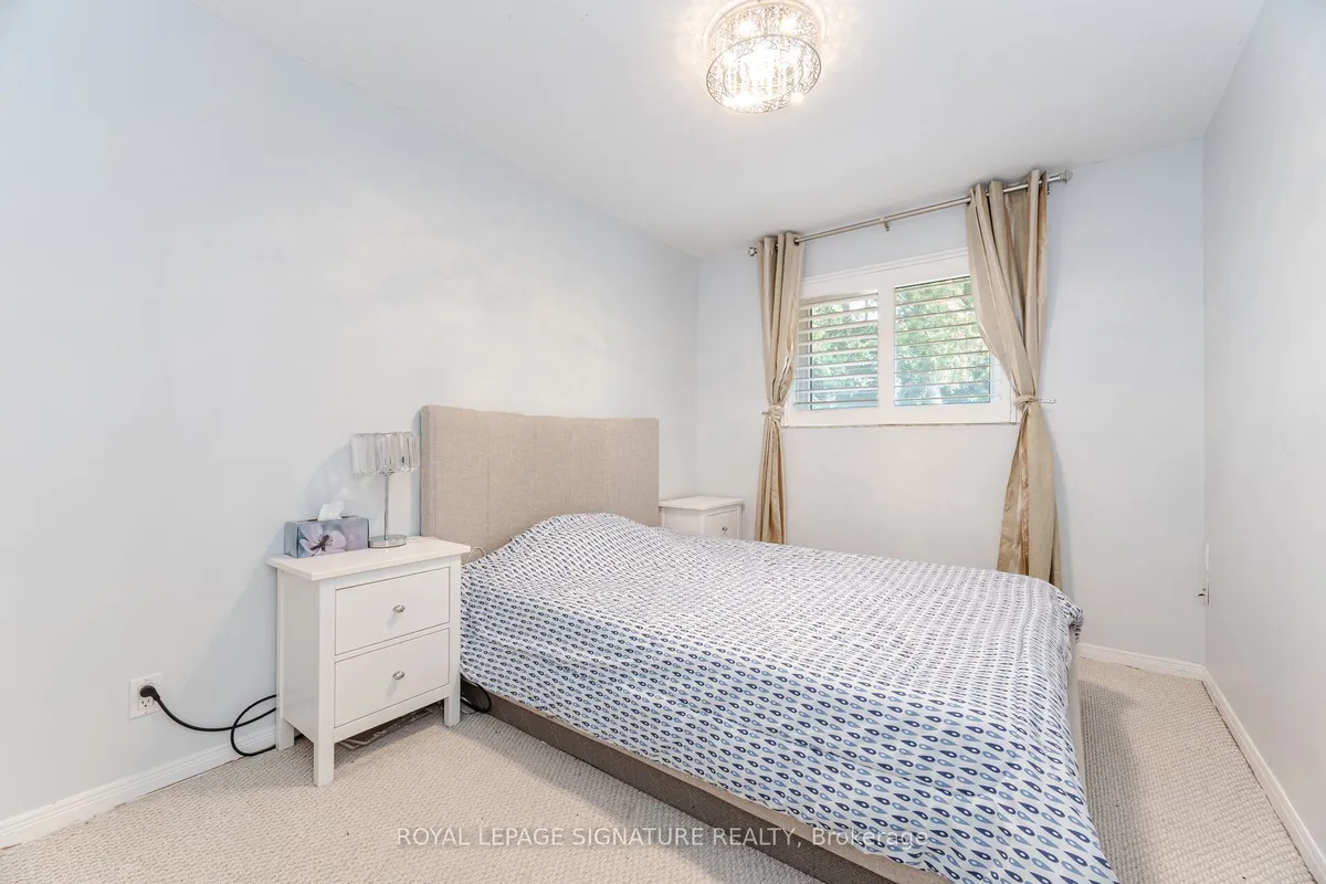 574 Antigua Crescent, ON L1J 6B4