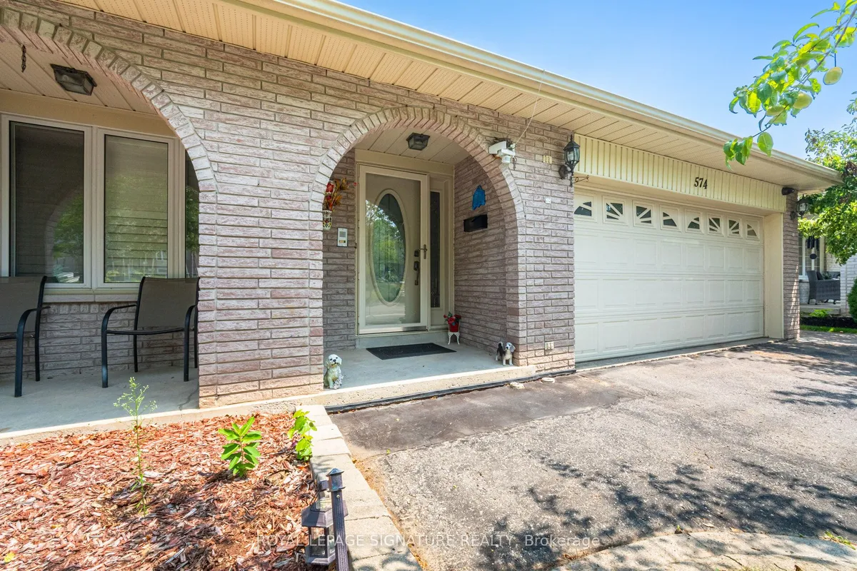 574 Antigua Crescent, ON L1J 6B4