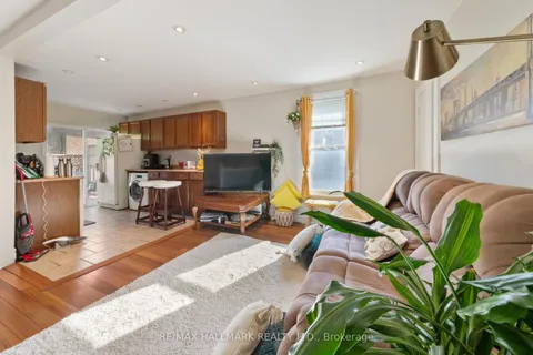 25 Norwood Terrace, ON M4E 2H2