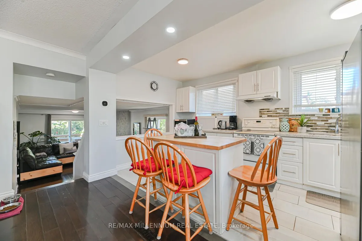 242 Coronation Drive, ON M1E 2J4