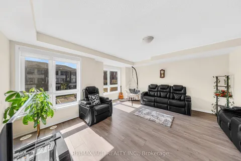 1344 Bradenton  Path, ON L1K 1A9