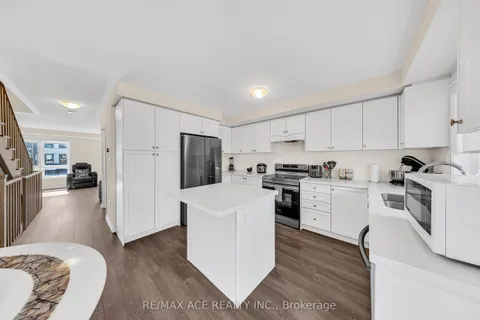 1344 Bradenton  Path, ON L1K 1A9