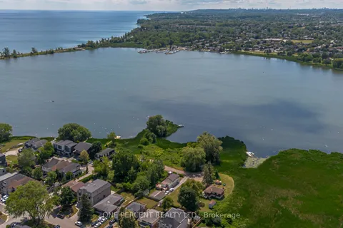 809 St. Martins Drive, ON L1W 1N1