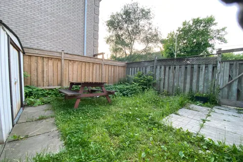 82 Meighen Avenue, ON M4B 2H5