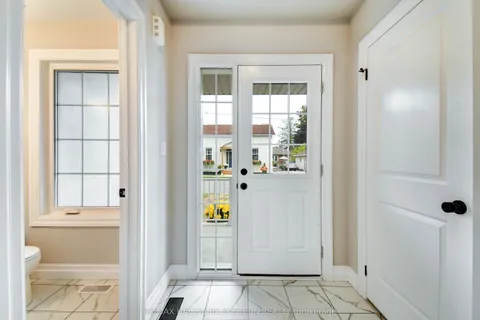 18 Durham Street, ON L1C 1H7