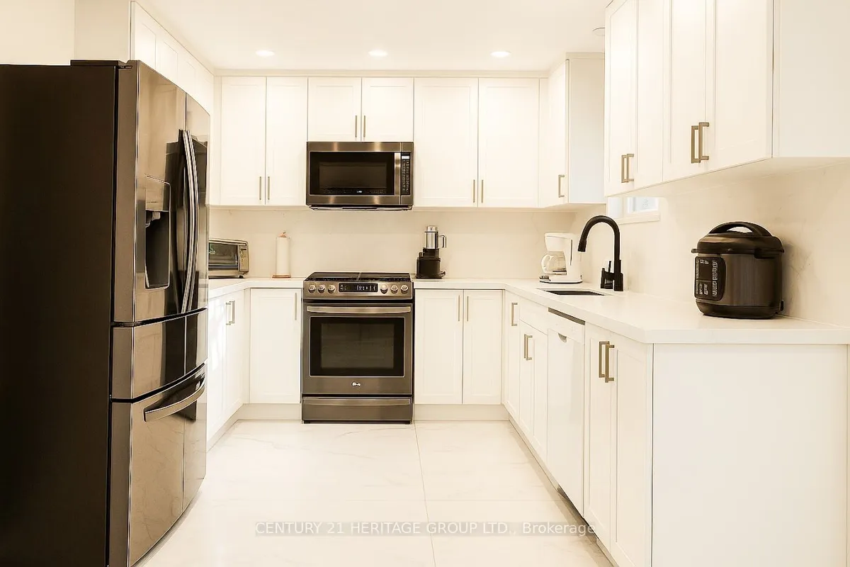 824 Thornton Road, ON L1J 7N2