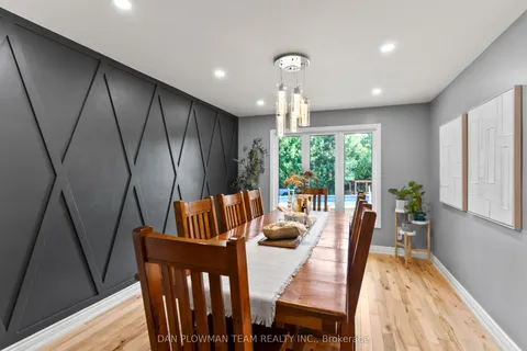 18 Headlands Crescent, ON L1R 1Z9