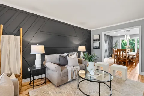 18 Headlands Crescent, ON L1R 1Z9