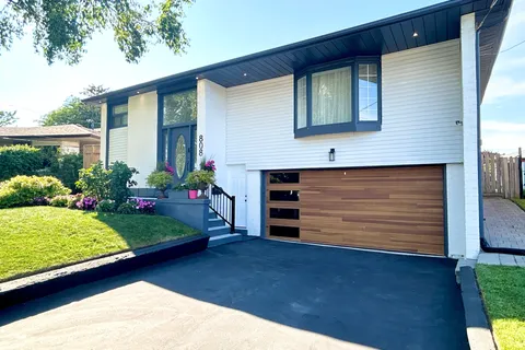 808 Sanok Drive, ON L1W 2P9