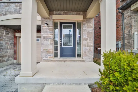 4 Healthcote Lane, ON L1Z 0V2