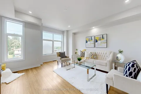 384 Okanagan Path, ON L1H 0B1