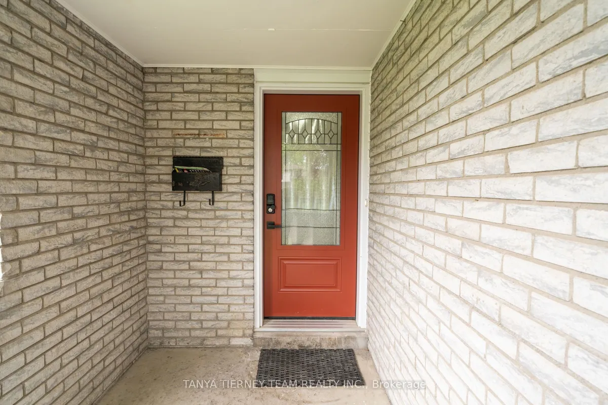 728 Bermuda Avenue, ON L1J 6A8