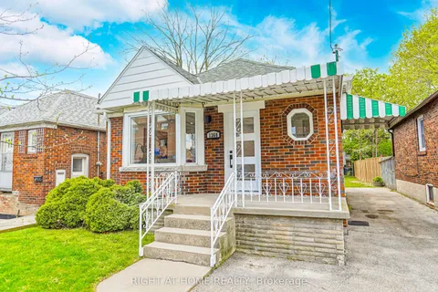 1360 Woodbine Avenue, ON M4C 4G5