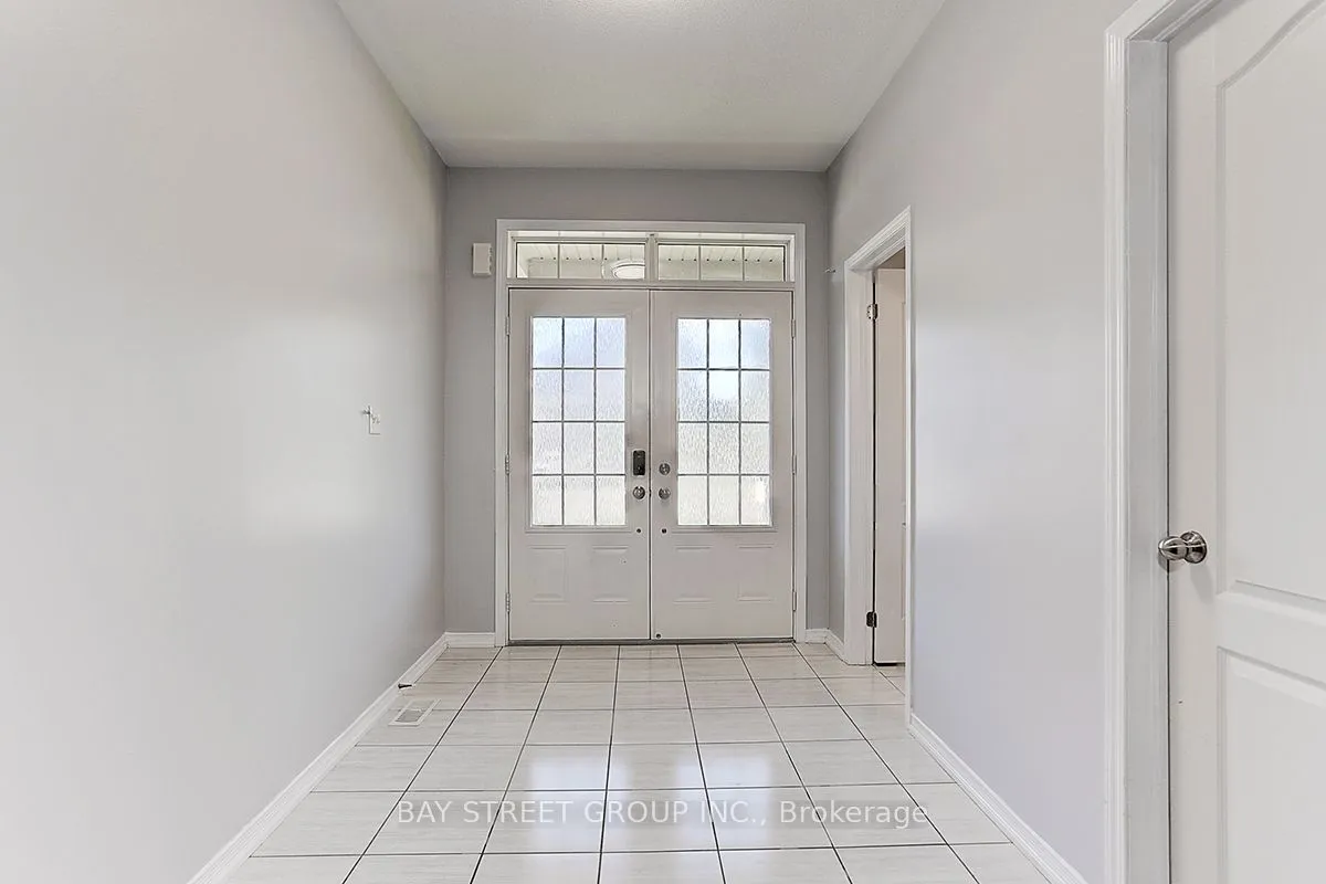 2433 Equestrian Cres Crescent, ON L1L 0L9