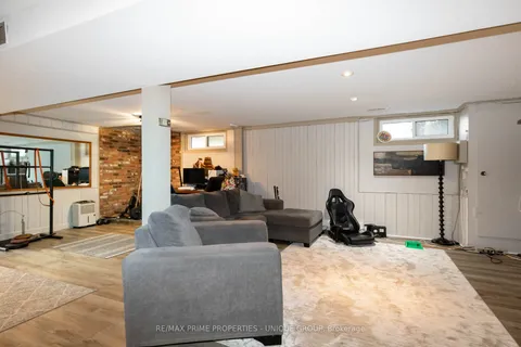 40 Jeavons Avenue, ON M1K 1S8