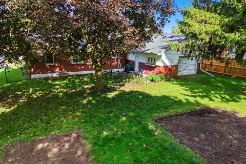 620 Queen Street, ON L9L 1K5