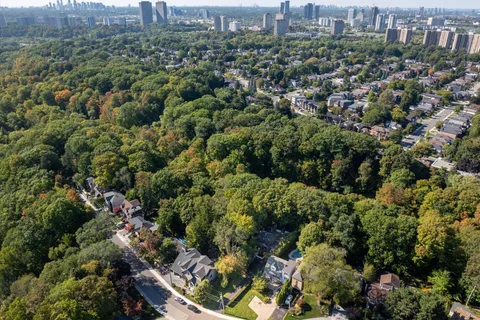 34 Glenwood Crescent, ON M4B 1J6