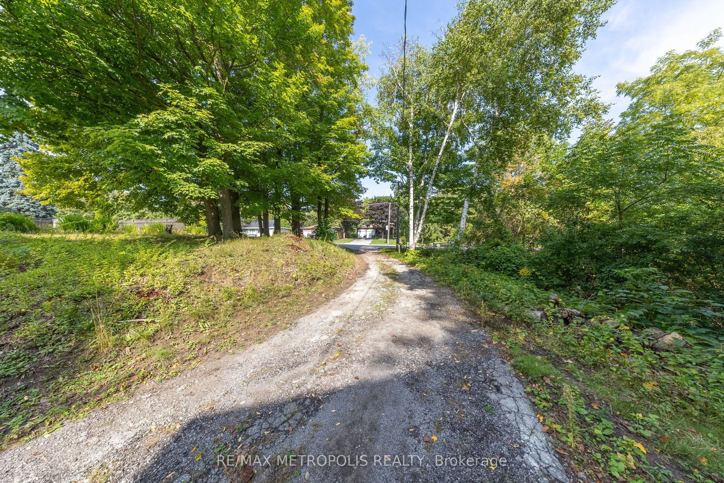 5297 Lawrence Avenue, ON M1C 1R5