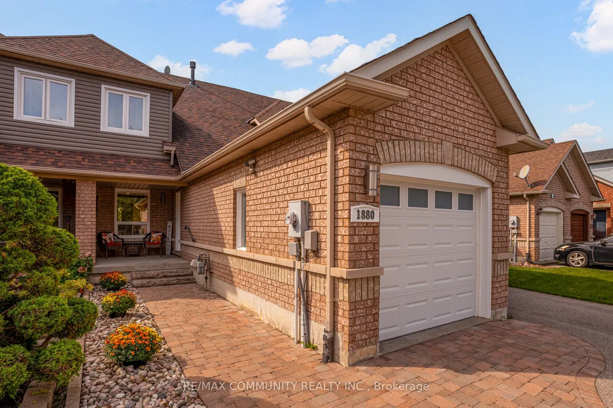 1880 Woodgate Court, ON L1G 7Z2