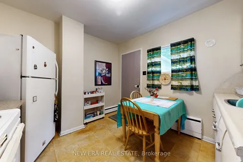 28 Thomas Avenue, ON M1C 1E5