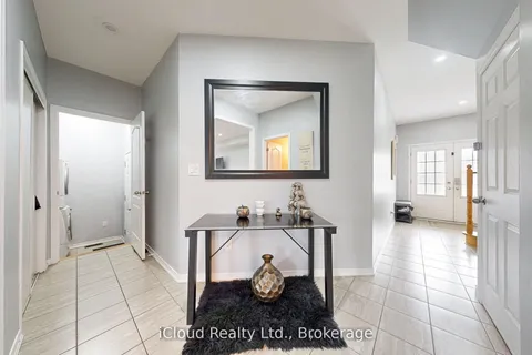 6 Mount Pleasant Avenue, ON L1N 0C8