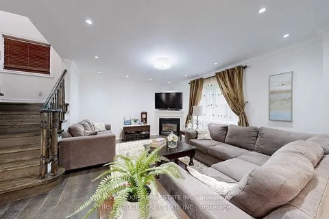 526 Britannia Avenue, ON L1L 1B7