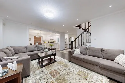 526 Britannia Avenue, ON L1L 1B7