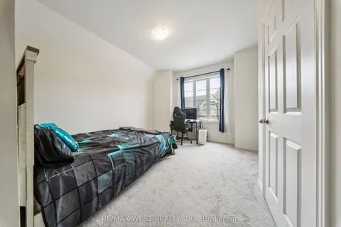 4 Hickling Lane, ON L1T 0N6