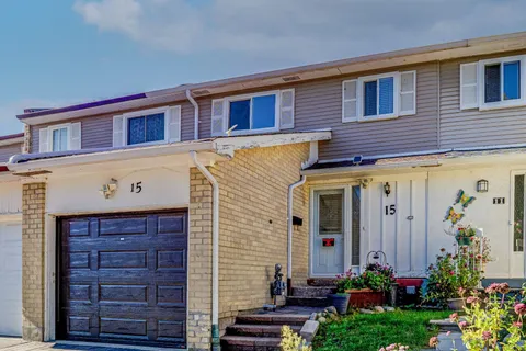 15 Lowry Square, ON M1B 1N7