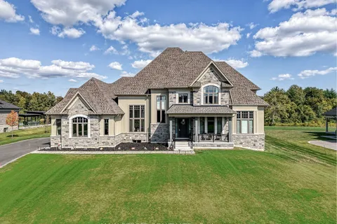 21 Dexshire Drive, ON L1Z 0T8