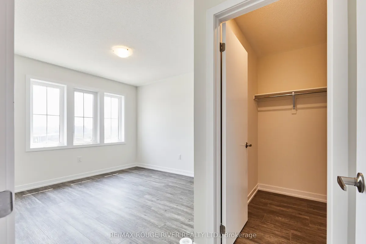 106 Ziibi Way, ON L1B 0W5